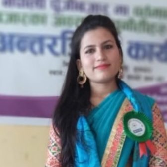 लेखिका देवकी पौडेल