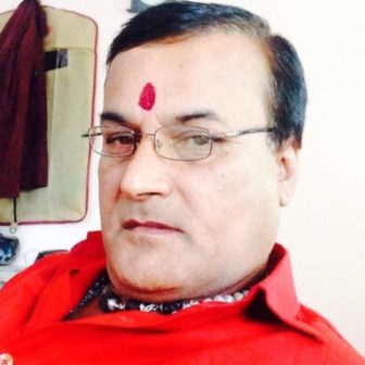 लखेक विश्लेषण ओम आचार्य