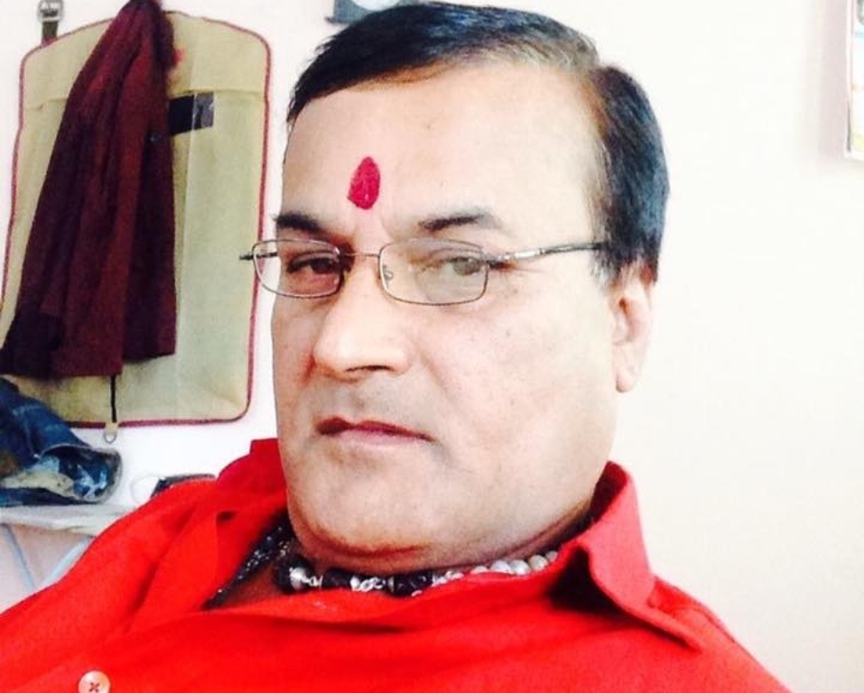 लखेक विश्लेषण ओम आचार्य