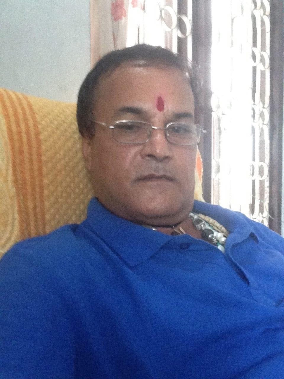 लेखक : ओम आचार्य